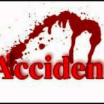 IndiaNewsUpdate : बोलेरो ट्रकवर आदळून भीषण अपघात , ६ मुलांसह १४ जण जागीच ठार ,  कटरने कापावी लागली गाडी !!