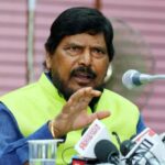 MaharashtraNewsUpdate : पवारांना काँग्रेसचे अध्यक्ष करावे तर प्रकाश आंबेडकर यांनी एनडीएत यावे , त्यांनाही चांगली संधी : रामदास आठवले