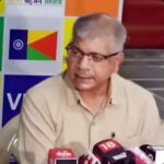 MaharashtraNewsUpdate : “व्हीबीए”चे नेते प्रकाश आंबेडकर यांचाही अतिवृष्टी भागाचा दौरा, राज्य आणि केंद्र सरकारवर टीका