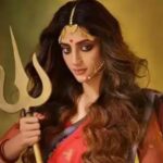 IndiaNewsUpdate : दुर्गेच्या रूपात फोटोशेशन केल्याने महिला खासदाराला धमक्या , ” तू तुझं शरीर झाकून ठेवू शकत नाहीस का ?…”