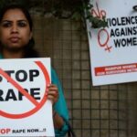 HathrasGangrapeCase : पीडितेच्या गावाला घेरले आहे पोलिसांनी , पोलिसांना चकवा देऊन आलेल्या मुलाने दिली आहे “हि” धक्कादायक माहिती…