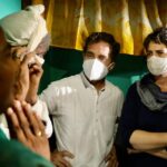 HathrasGangRapeAndMurder : पोलिसांशी वादविवाद करीत अखेर प्रियांका आणि राहुल गांधी पीडितेच्या कुटुंबियांना भेटले…