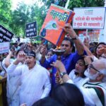 MaharashtraNewsUpdate : मनुस्मृती दहन दिवस : गृहमंत्री अनिल देशमुख , छगन भुजबळ , खा. फौजिया खान यांनी केले मनुस्मृती दहन
