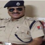 IndiaNewsUpdate : व्वारे !! आयपीएस-आयएएस अधिकारी !! भ्रष्टाचाराच्या विरोधात दिले भाषण आणि तासाभरात ८० हजाराची लाच घेताना पकडला गेला, जिल्हाधिकारीही गोत्यात