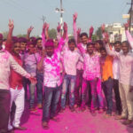 MaharashtraNewsUpdate : राज्याच्या ३४ जिल्ह्यांतील १२ हजार ७११ ग्रामपंचायतींचे लागत आहेत निकाल, दिगजांच्या लढतीचे असे आहे चित्र….