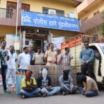 रोजगार बुडालेल्या तरुणांना सहा हजारांचे अमीष दाखवून अडीच लाखांची देशी दारु लंपास करणारे चार तासात जेरबंद