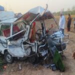 AccidentNewsUpdate : देवदर्शन घेऊन निघालेल्या कारला भीषण अपघात , पाच ठार , सहा जखमी