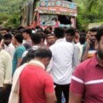 हृदयद्रावक : अंत्यायात्रा उरकून घारी परतणाऱ्या नागरिकांना चिरडले , तिघांचा मृत्यू …