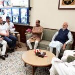 अखेर पंतप्रधान नरेंद्र मोदी आणि विरोधी पक्षनेते राहुल गांधी पहिल्यांदा आले एकत्र …  काय झाले या बैठकीत ?