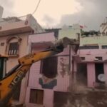 मेरे देश मे : उदयपूर चाकूहल्ला प्रकरण : वर्गमित्रावर चाकू हल्ला करणाऱ्या विद्यार्थ्यांचे भाड्याचे घर बुलडोझर ने केले भुईसपाट….