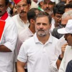IndiaAghadiNewsUpdate : मतचोरी : इंडिया आघाडीच्या आंदोलनाने हादरली दिल्ली , संसद परिसरात हायव्होल्टेज ड्रामा, राहुल, प्रियंका, राऊतांसह अनेक खासदार ताब्यात